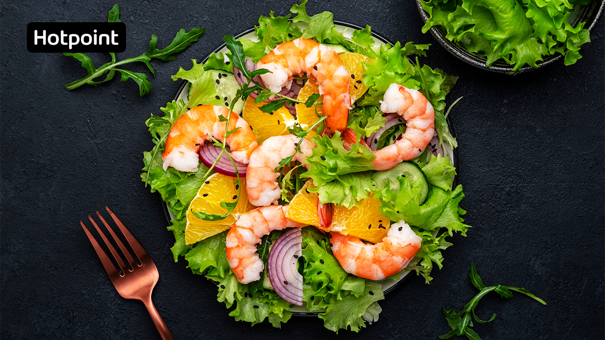 Приготовить креветки для салата поможет варочная панель Hotpoint HS 1460B BT