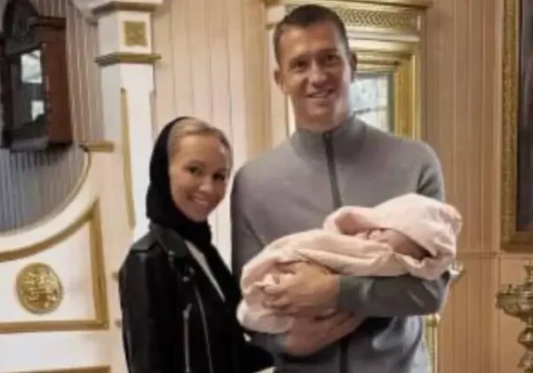    Андрей Аршавин крестил дочь. Фото: СтарХит