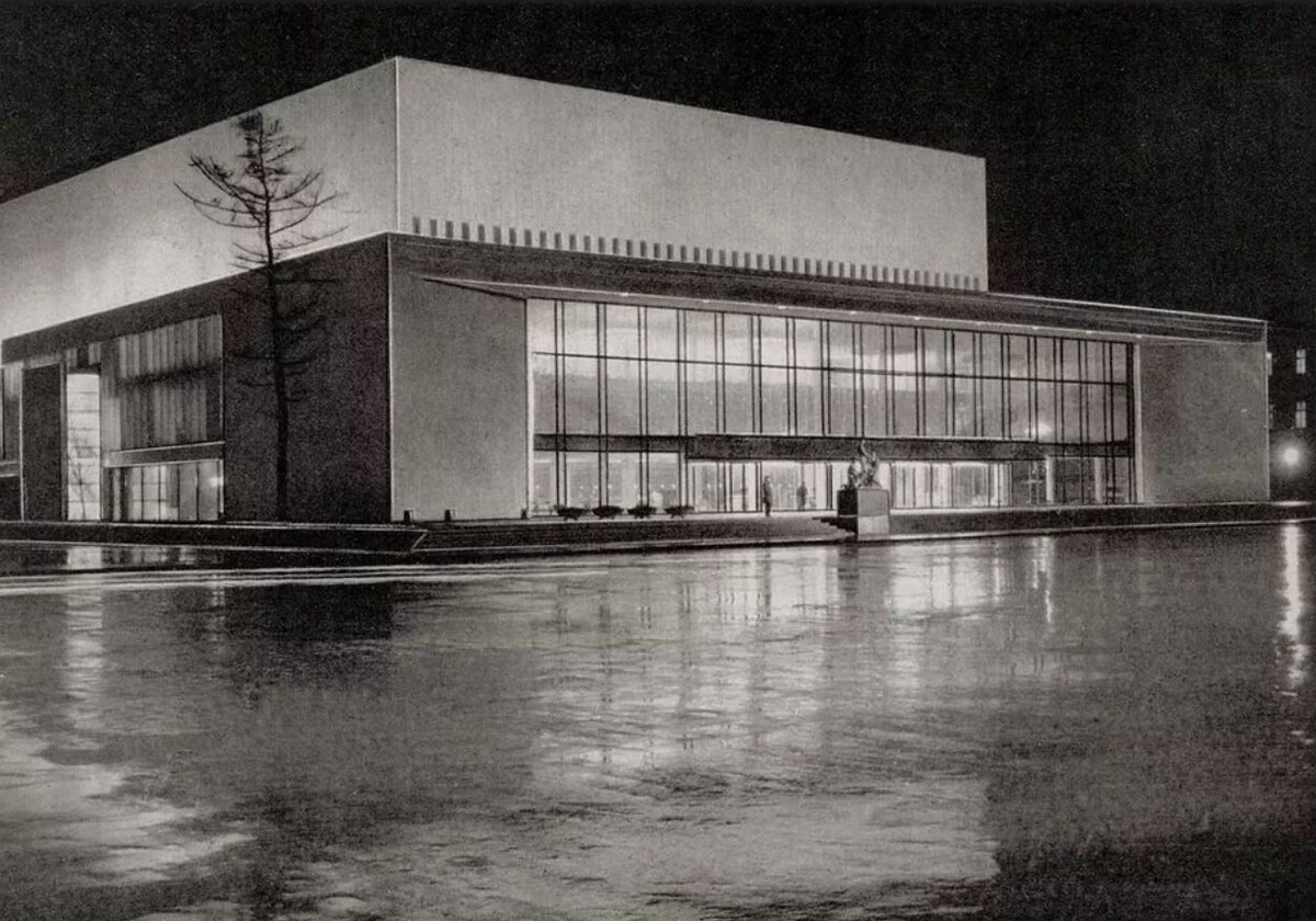 Большой концертный зал "Октябрьский" 1968, Россия, Санкт-Петербург, Центральный район СПб, МО Смольнинское Источник:http://vk.com/club10791950