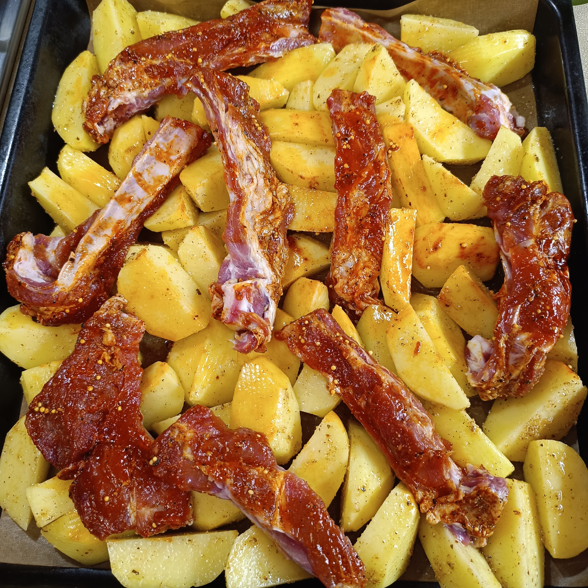 На два дня хватило противня на всю семью. 