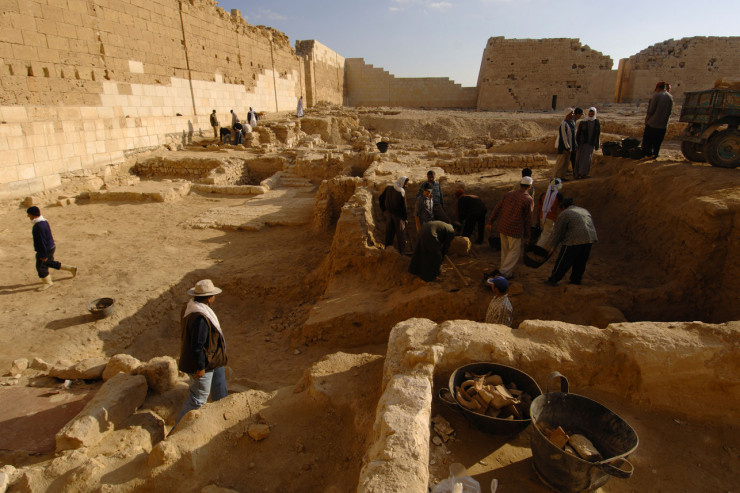 Предположительное место захоронения Клеопатры исследуют археологи