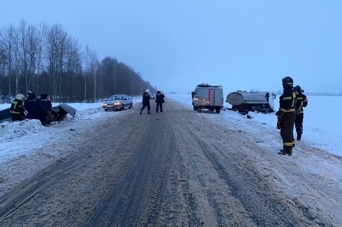    Водитель автомобиля Lada Kalina устроил тройное ДТП под Брянском