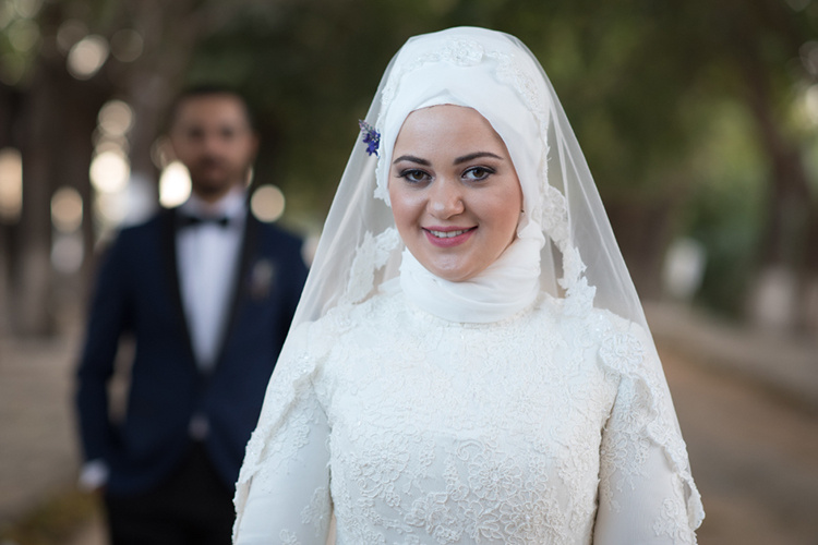    Текущее российское законодательство признает только браки, заключенные в органах загса и подтвержденные свидетельством. А вот религиозный мусульманский брак (никах) государство не признает, соответственно, «юридических последствий» он не влечет.   
Фото: ru.freepik.com