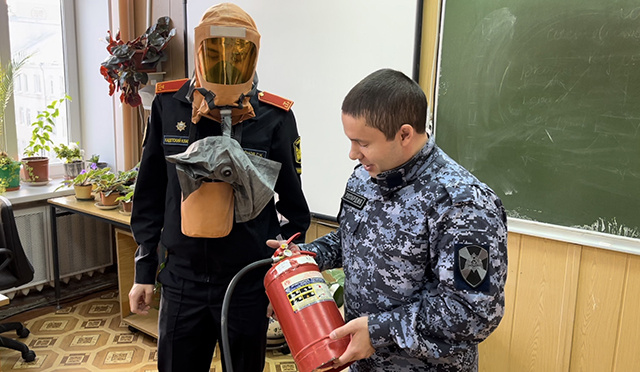 Тверским кадетам рассказали о пожарной безопасности