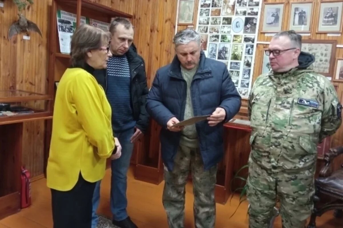    Брянские поисковики нашли в селе Нивном закладную табличку местного храма