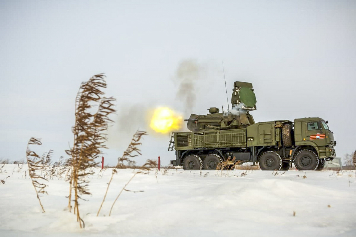 Солдаты продолжают свою работу.  Фото: Фото: пресс-служба Министерства обороны Российской Федерации / mil.ru