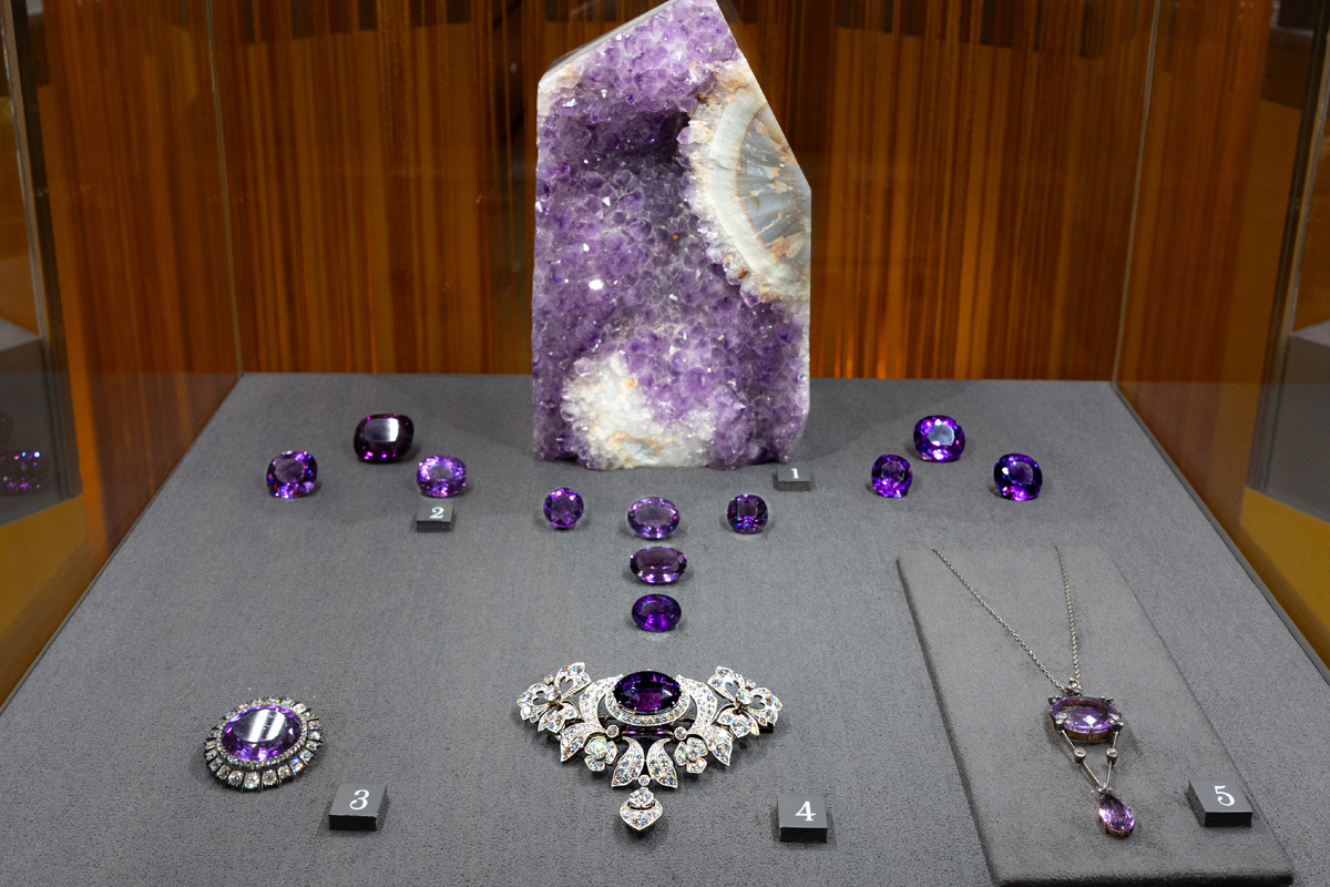 Выставка «Россия — Любовь моя! Искусство ювелиров России. XIX-XXI век». Гохран России