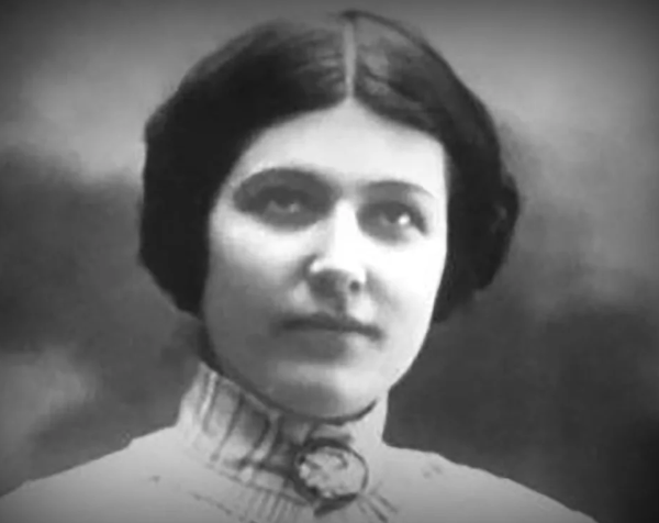 Перл Карповская (Полина Жемчужина). 