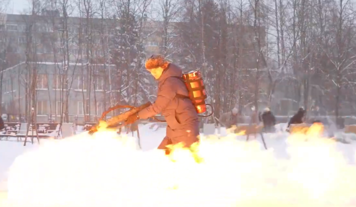     Куликов с огнемётом. Источник: rg.ru Автор фото: Скриншот видео