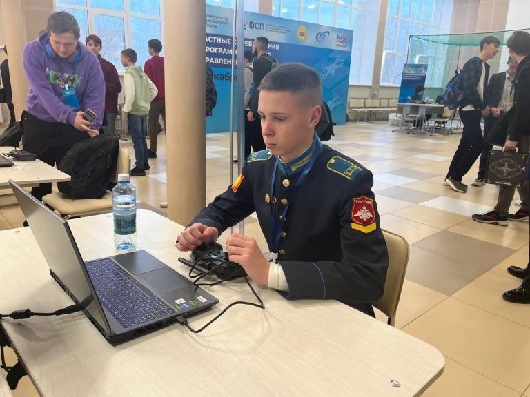    В Оренбурге прошли соревнования по программированию и турнир операторов БПЛА «О»