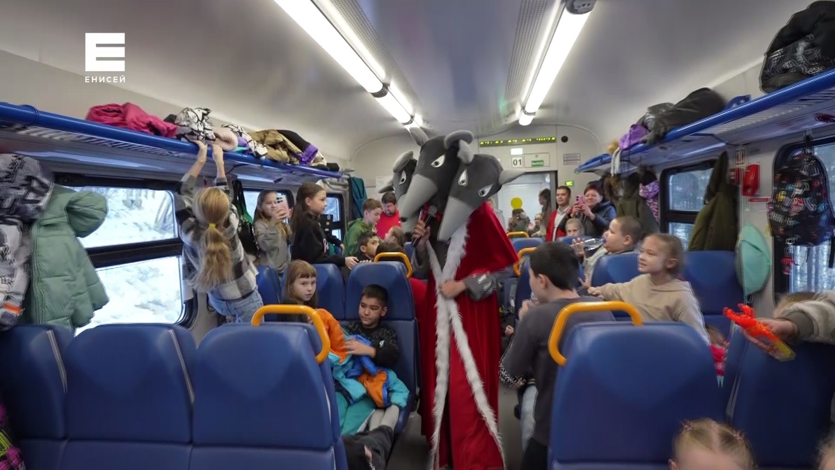     Красноярские школьники первыми совершили путешествие на «Сказочном экспрессе»
