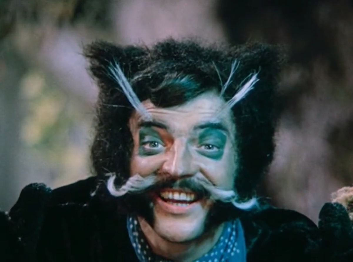 Кадр из кинофильма "Новогодние приключения Маши и Вити", 1975 г., режиссеры Игорь Усов, Геннадий Казанский, сценарист Павел Финн, композитор Геннадий Гладков (скриншот)