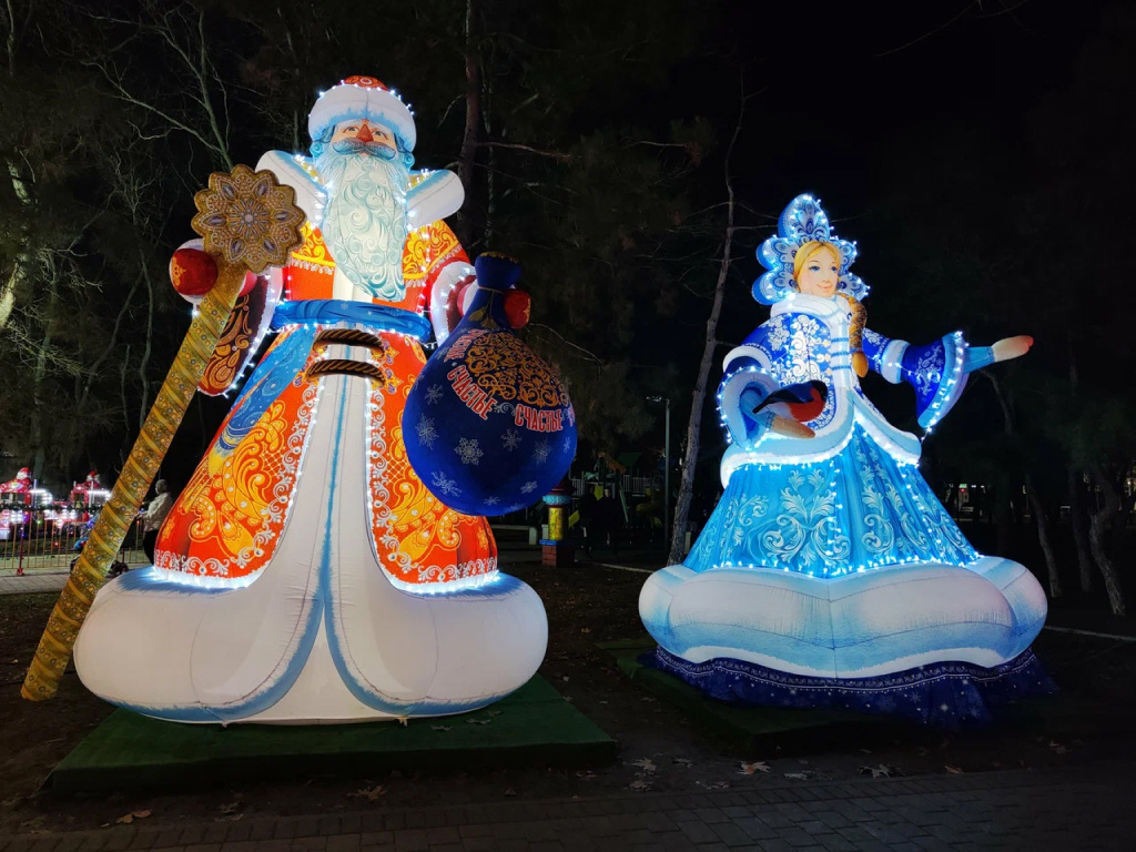 Эффектная подсветка диодами и внешними гирляндами