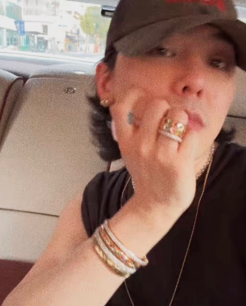    G-DragonСоцсети