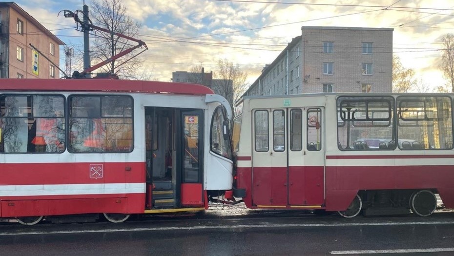   Авария с трамваями на проспекте Науки, 20 декабря 2024 Автор фото: t.me/spb_police78