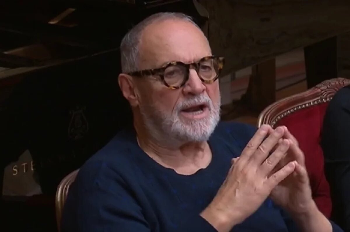    Путин дал гражданство РФ итальянскому оперному режиссеру дель Монако