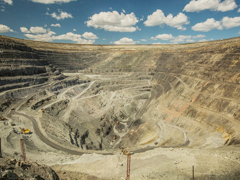 Рис. 1. Сарбайское железорудное месторождение