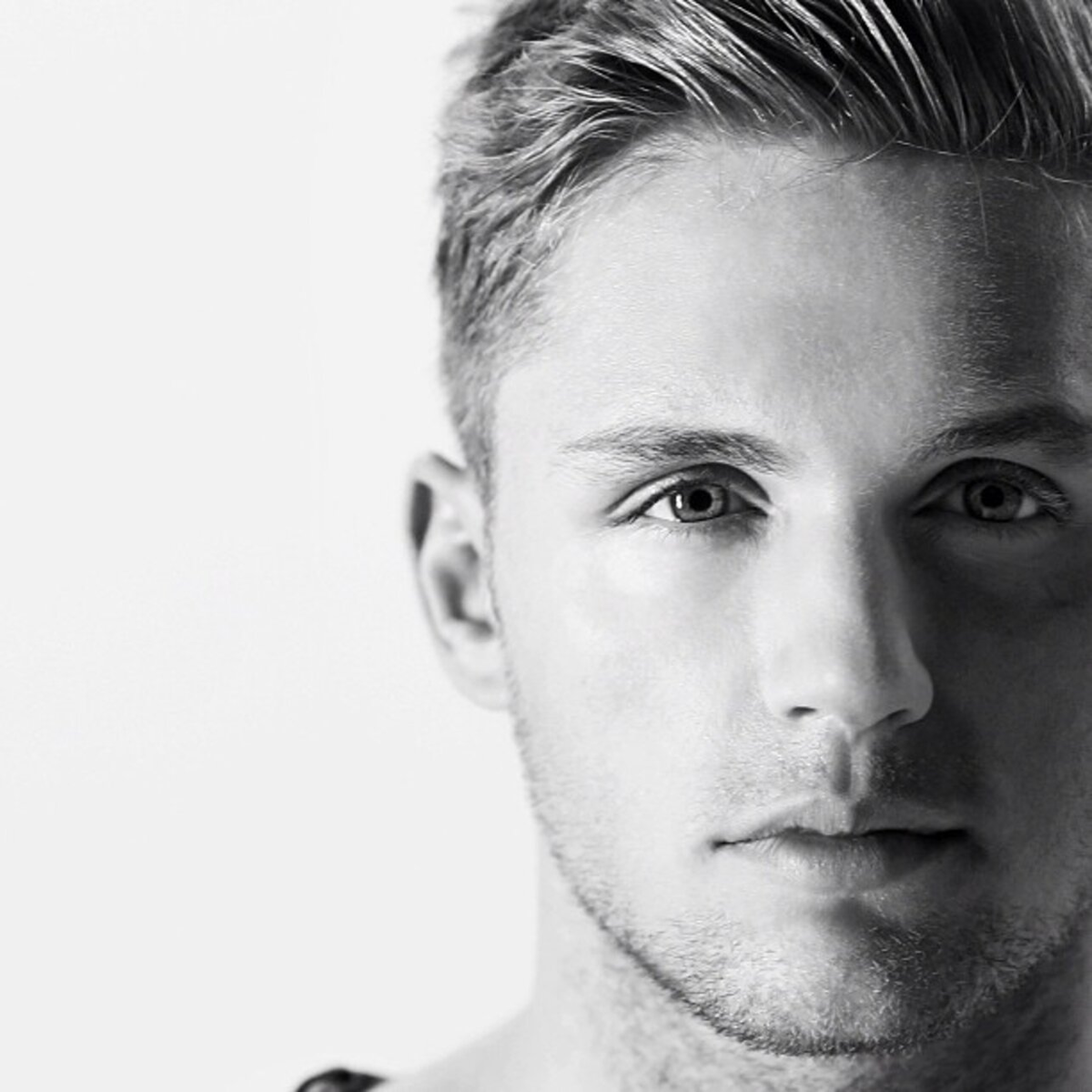 Представитель мужчины-весов - Влад Соколовский.