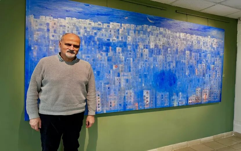    Оливковая кожура, пепел костра и православные образы: как художник из Сирии творит в Ижевске