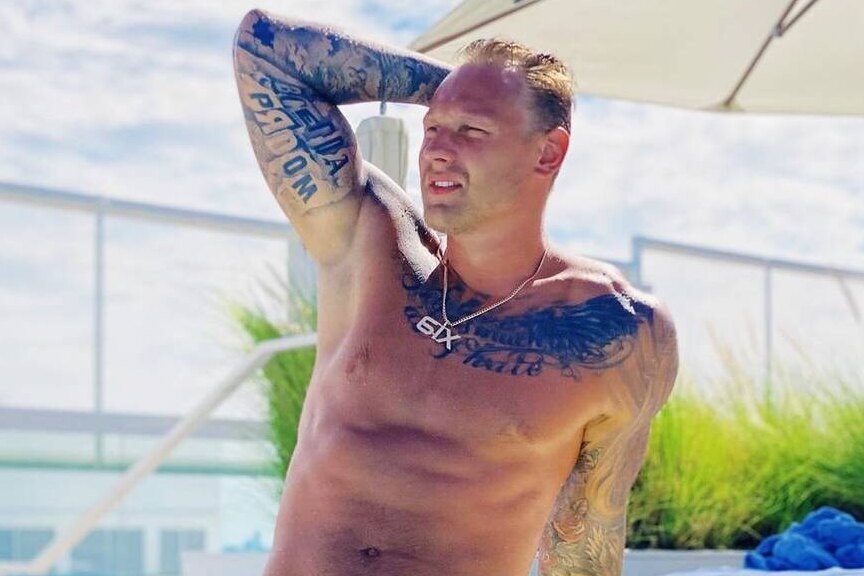     «Янис пытался убить себя в США»: соседка бывшего мужа Анны Седоковой рассказала о его трагедии