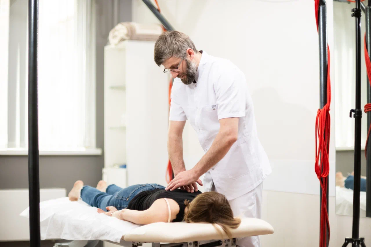 Одной из главных целей терапии является восстановление естественного положения анатомических структур