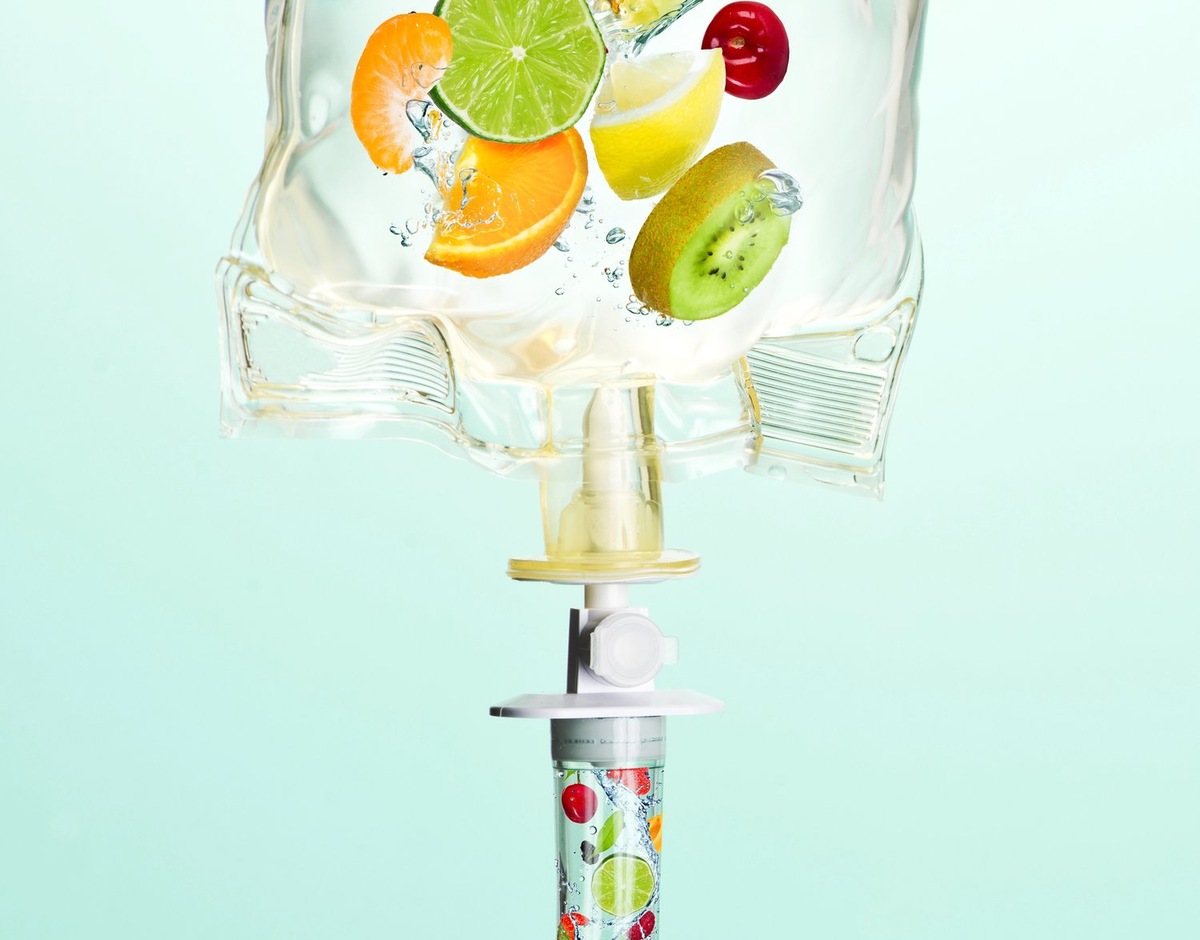 IV-терапия позволяет быстро и эффективно восполнить дефицит витаминов и микроэлементов, ускорить восстановление организма и улучшить общее самочувствие.