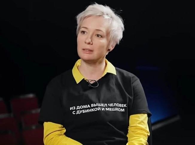 Хаматова не отрицает, что когда-нибудь сможет приехать в Россию в гости / Источник: Миша Понятовский / YouTube.com