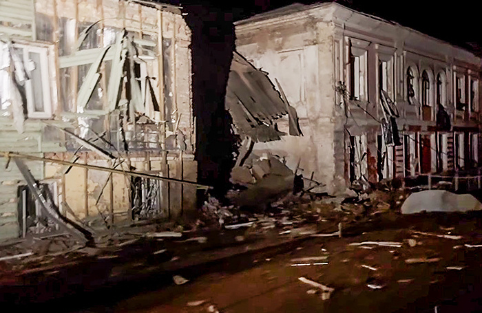    Последствия обстрела Рыльска.Евгений Мартынов/ТАСС