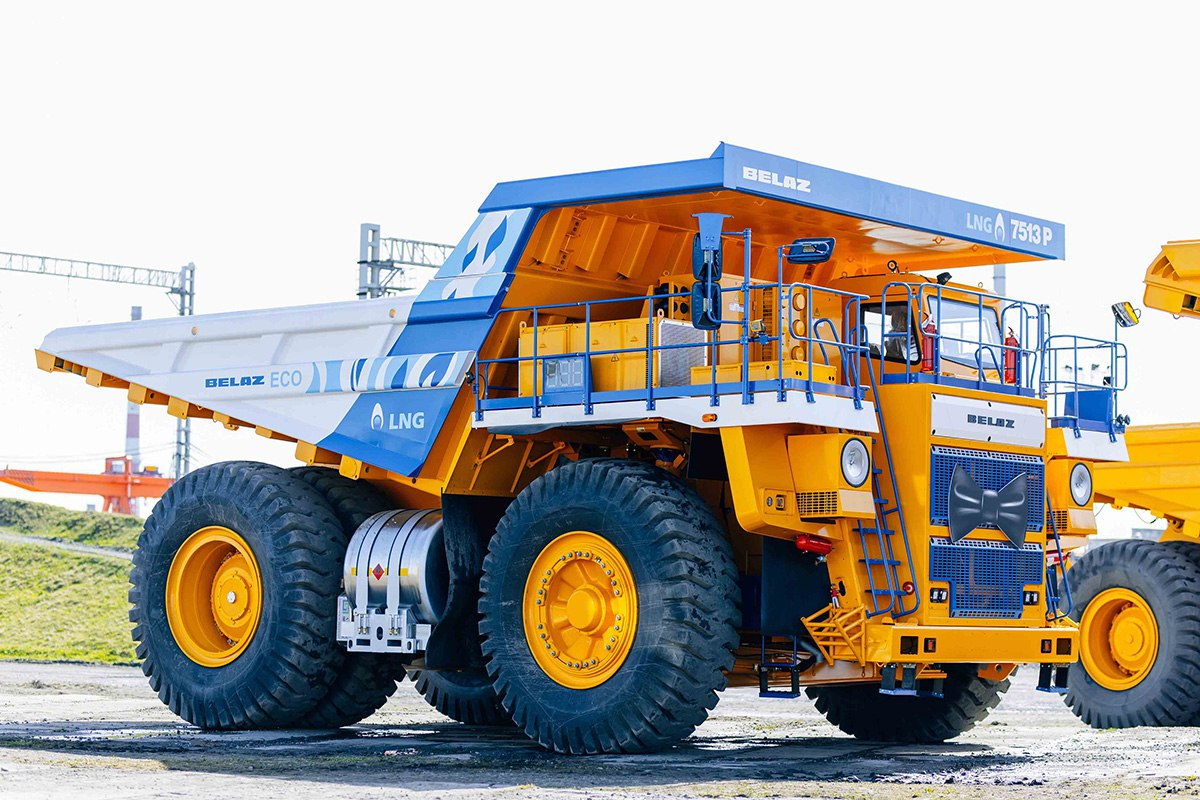 Первый в мире 130-тонный карьерный самосвал, работающий на сжиженном природном газе
