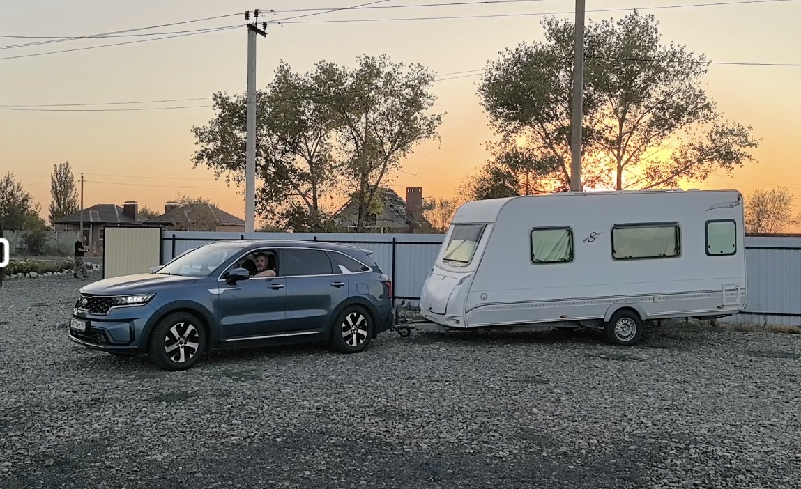 Парковка в Кемпинге "Голубое озеро" 