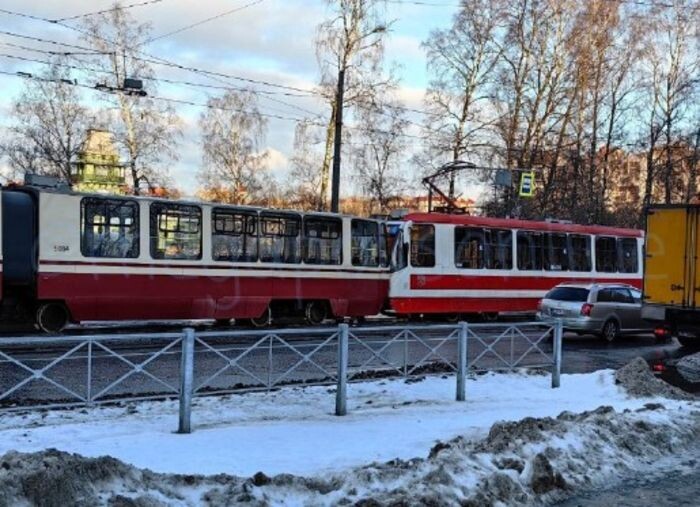 Источник фото: телеграм-канал "Мегаполис | ДТП и ЧП | Санкт-Петербург | Питер"
