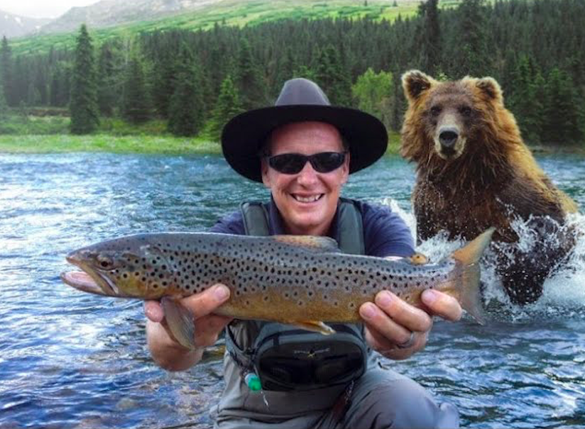 На рыбалке случаются разные моменты))