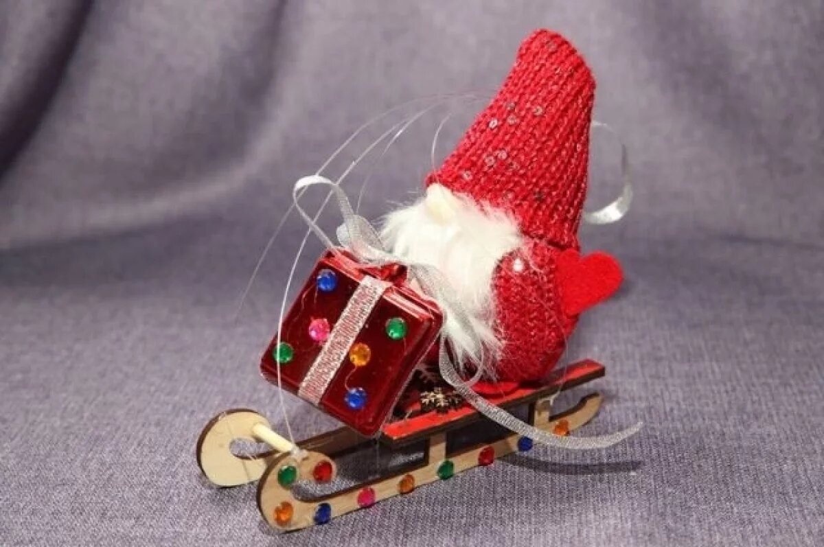    СвЖД провела творческий новогодний конкурс между работниками 16 вокзалов