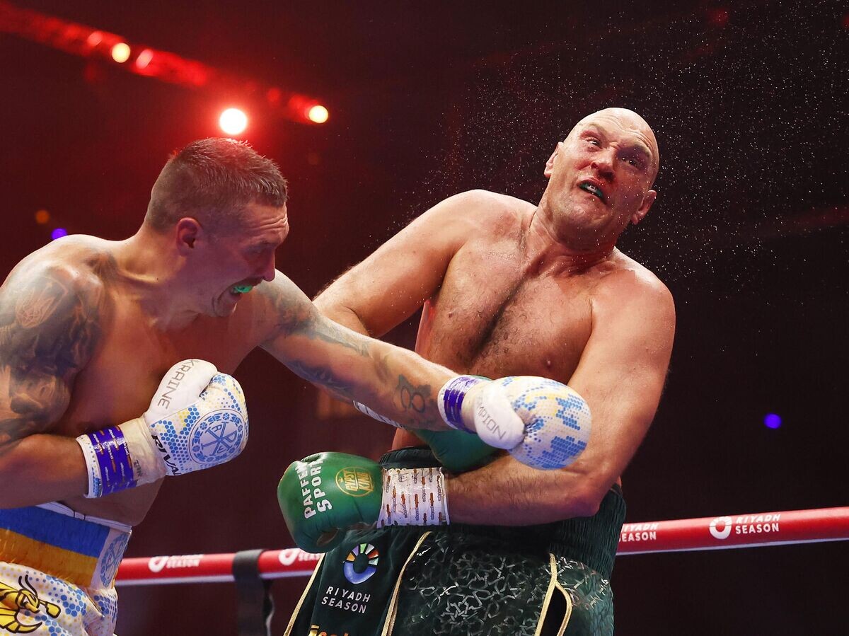    Александр Усик в первом поединке против Тайсона Фьюре© Getty Images / Richard Pelham