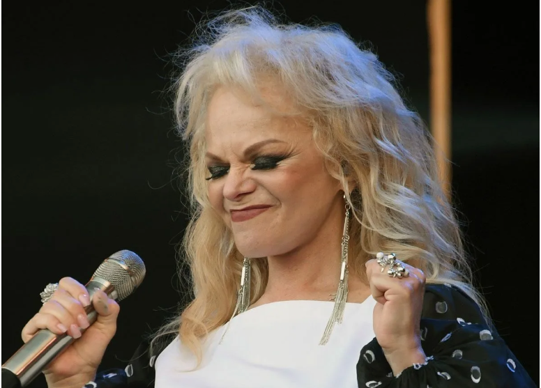 Лариса Долина