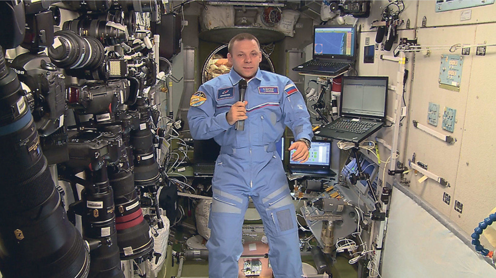 Иван Вагнер участвует в публичном мероприятии с борта МКС. Фото: Роскосмос
