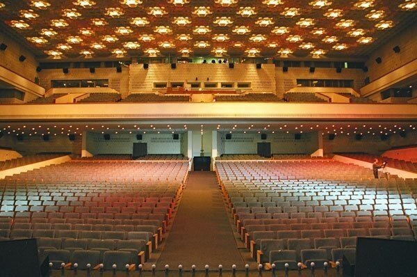 Внутри концертного зала "Россия"