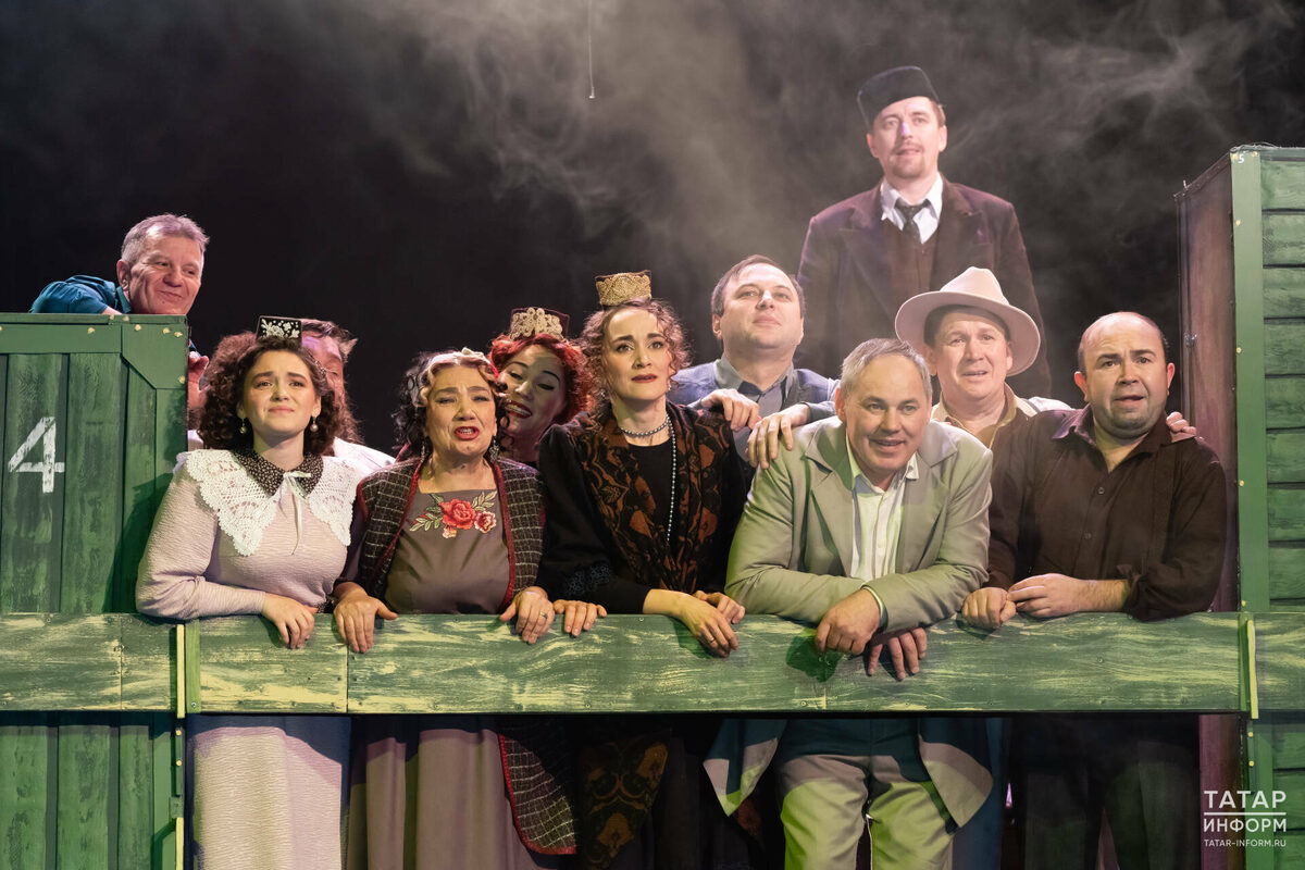Спектакль-посвящение классику татарской сцены Кариму Тинчурину создали в театре, который носит его имя. Фото: © Салават Камалетдинов / «Татар-информ»