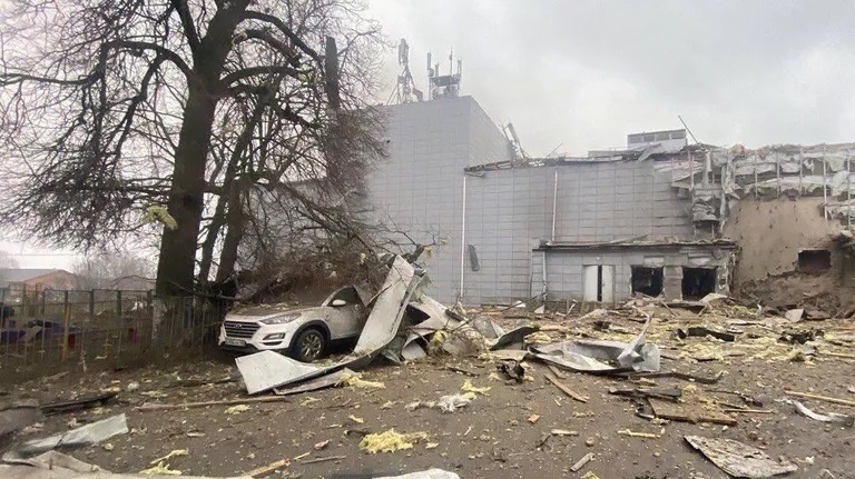    Рыльск после удара.