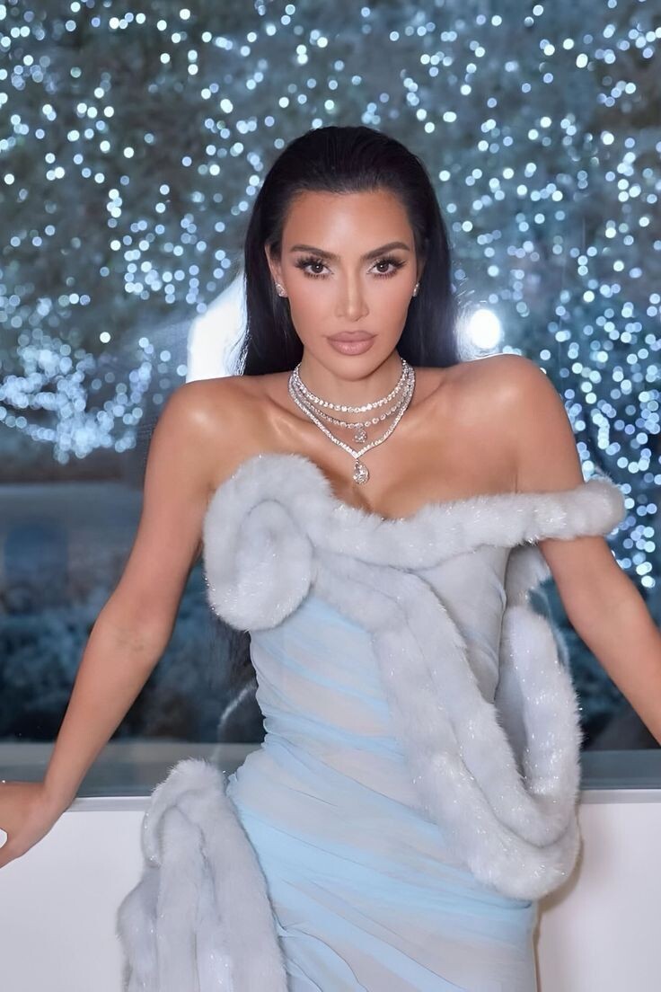 Ким Кардашьян! Будем обсуждать её тип внешности по системе Кибби, определим, какой у неё тип фигуры (из 13)