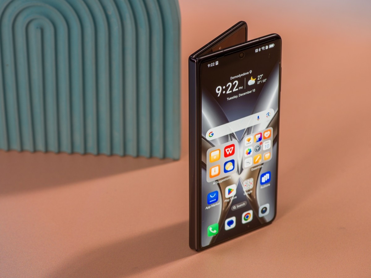    «Топовое железо и поразительно тонкий корпус». Пользователь 4PDA тестирует Honor Magic V3