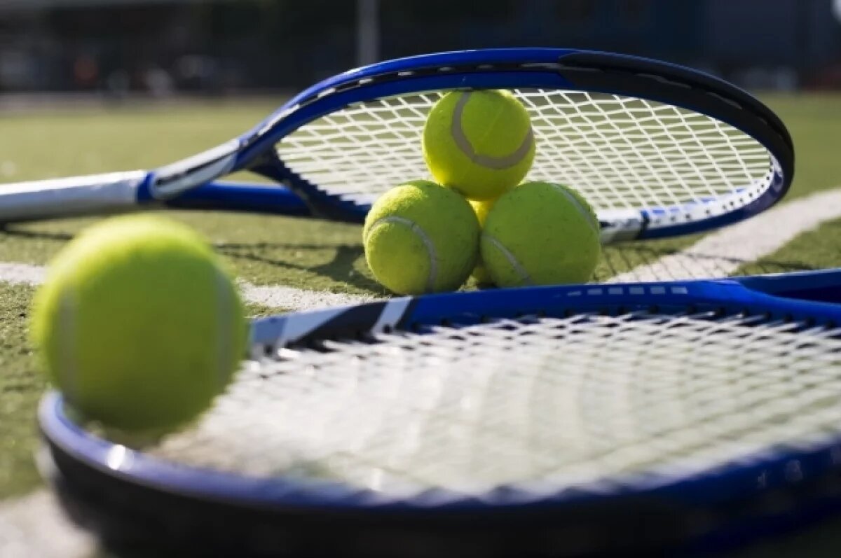    Российского теннисиста Савельева отстранили на два года за мельдоний