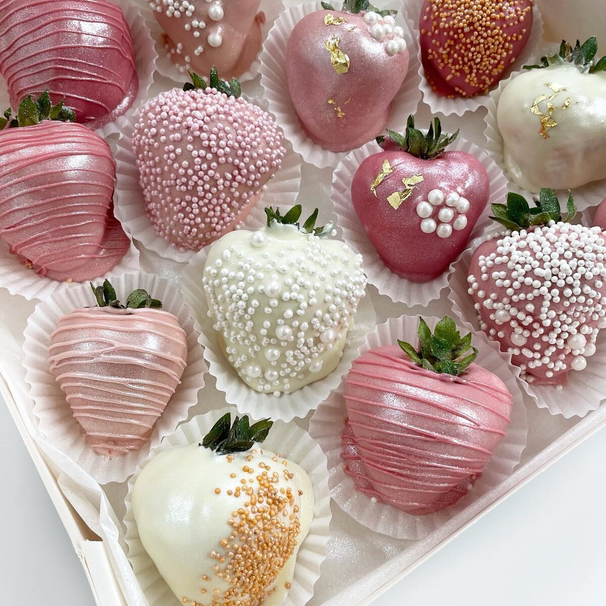 Как сделать клубнику в шоколаде с кондитерской посыпкой