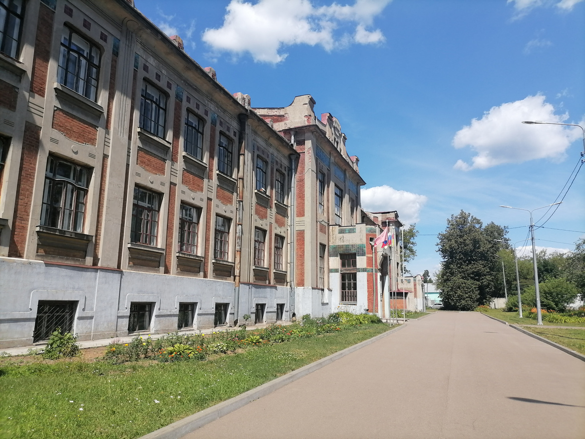 ЛИСТАЙТЕ ГАЛЕРЕЮ ⏩ Мужское училище при фабрике Богородско-Глуховской мануфактуры (1905-1908 гг.) 