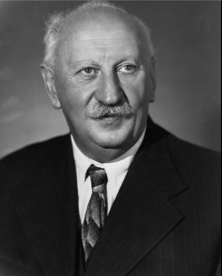 А.Ф.Иоффе (1880-1960). Источник - https://tass.ru/encyclopedia/person/ioffe-abram-fedorovich