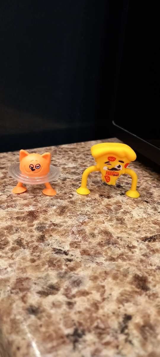 Братаны твои голодные. Готовься, скоро будут