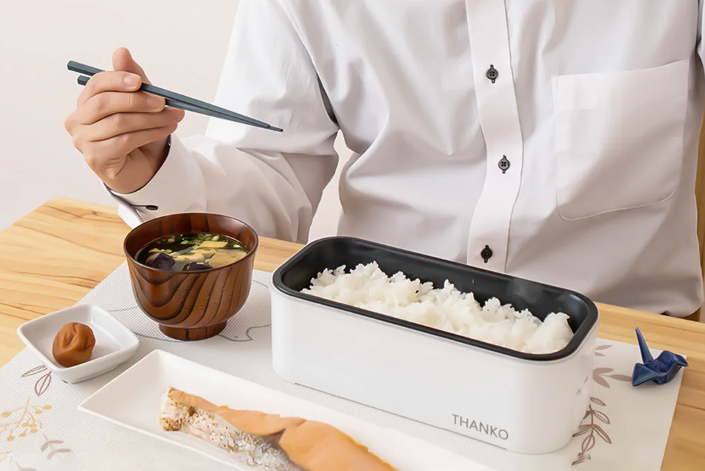 Вот столько японец съедает рис а в один присест