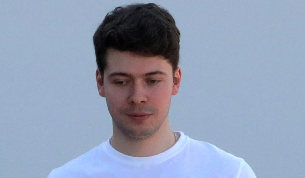 Илья всегда нравился девушкам, благодаря внешности и обаянию