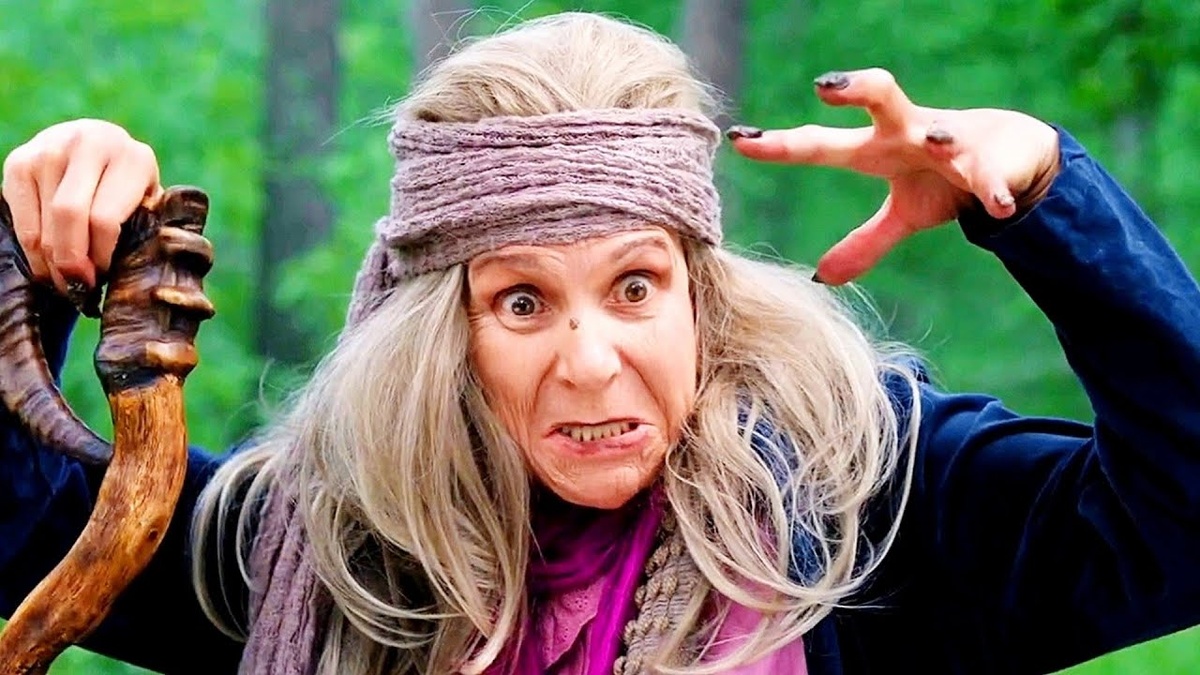 Кадр из фильма "Баба Яга спасает Новый год"