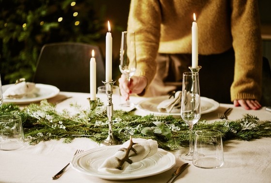     сервируем стол к Новому году стильно и изысканно